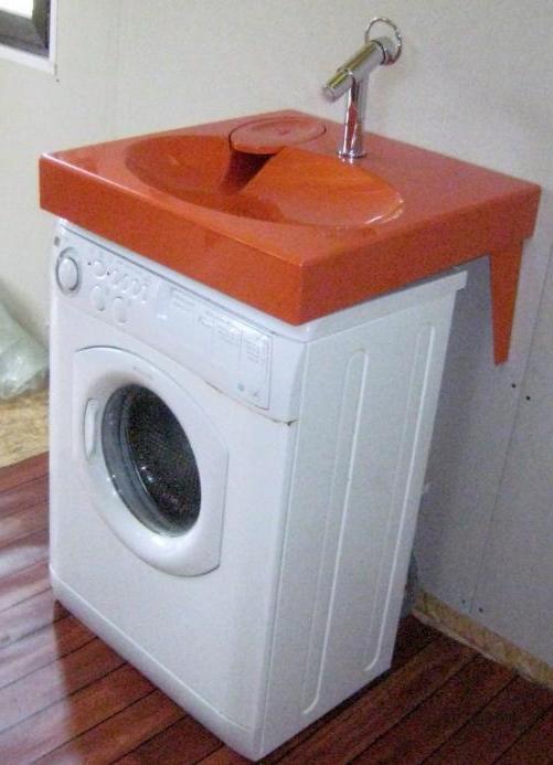 свързване на пералната машина към канализационната система